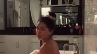 Mirasjuice Onlyfans Leaked – Nude In Bathtub